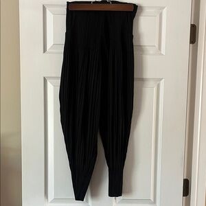 Chic Black Pleated Women's Pants